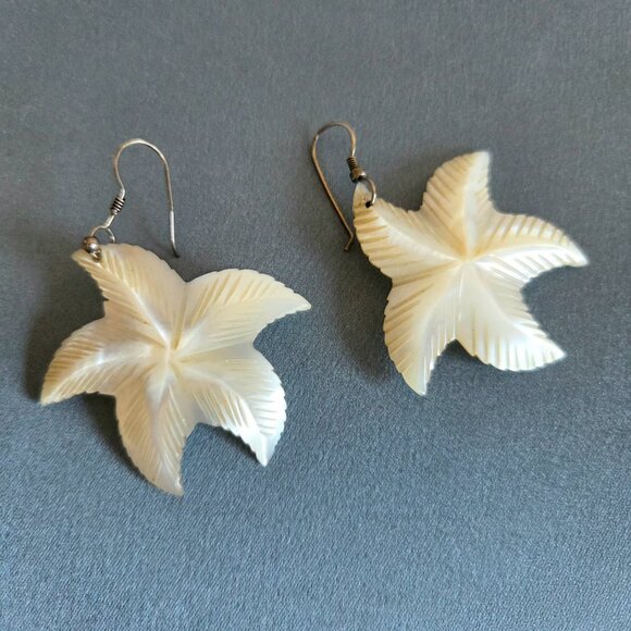 Large Mother of Pearl Star Fish dangling earrings. - Picture 2 of 4